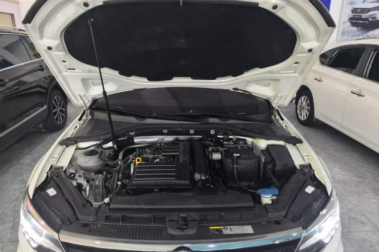 Used Volkswagen Lamando 2019 230TSI DSG Fashion Edition China V Standard Engine Bay