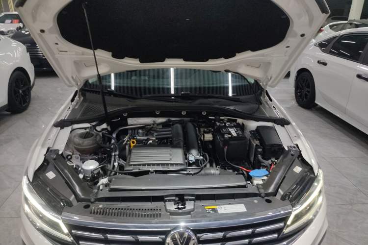 Used Volkswagen Lamando 2019 280TSI DSG Comfort Edition China VI standard Engine Bay