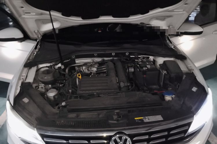 Used Volkswagen Lamando 2019 280TSI DSG Comfort Edition China VI standard Engine Bay