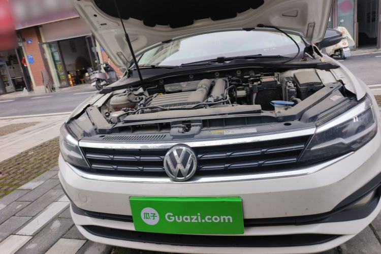 Used Volkswagen Lamando 2019 230TSI DSG Vision Edition China VI Standard Engine Bay