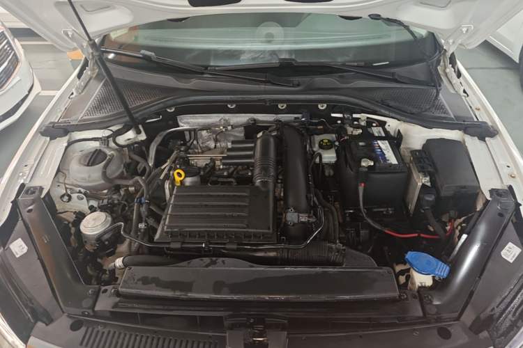 Used Volkswagen Lamando 2019 230TSI DSG Fashion Edition China VI Engine Bay