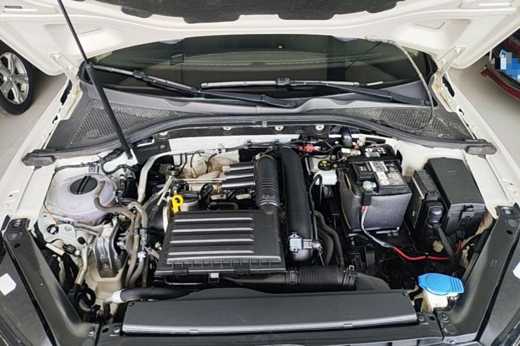 Used Volkswagen Lamando 2019 230TSI DSG Fashion Edition China V Standard Engine Bay