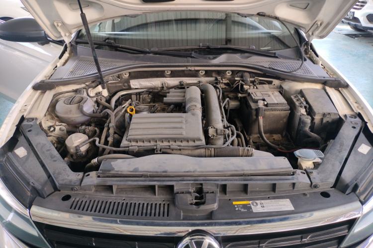 Used Volkswagen Lamando 2019 230TSI DSG Fashion Edition China VI Engine Bay