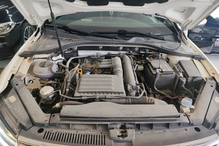 Used Volkswagen Lamando 2019 280TSI DSG Comfort Edition China VI standard Engine Bay