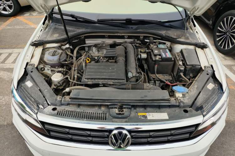 Used Volkswagen Lamando 2019 230TSI DSG Fashion Edition China VI Engine Bay