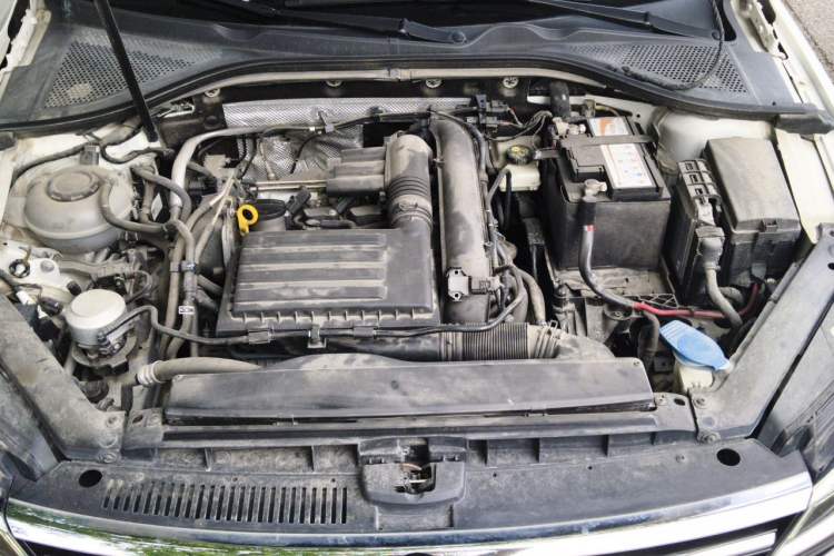 Used Volkswagen Lamando 2019 280TSI DSG Comfort Edition China VI standard Engine Bay