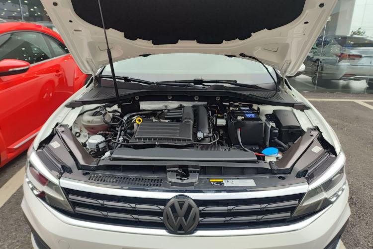 Used Volkswagen Lamando 2019 230TSI DSG Fashion Edition China VI Engine Bay