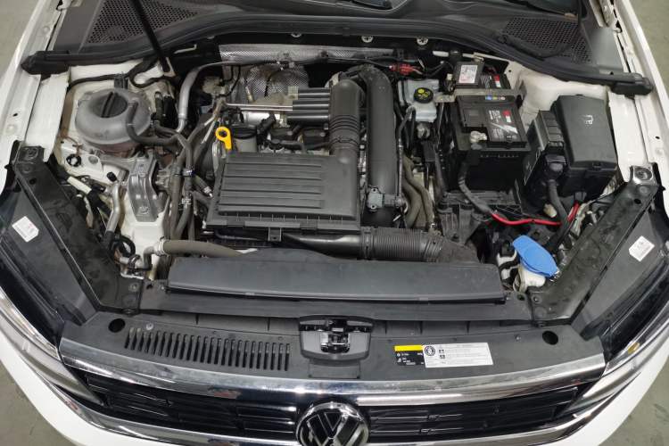 Used Volkswagen Lamando 2019 230TSI DSG Fashion Edition China V Standard Engine Bay