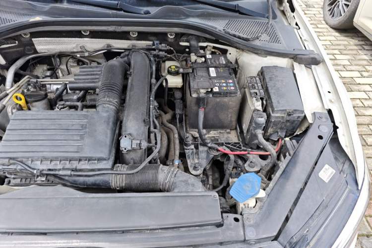 Used Volkswagen Lamando 2019 280TSI DSG Comfort Edition China VI standard Engine Bay Left