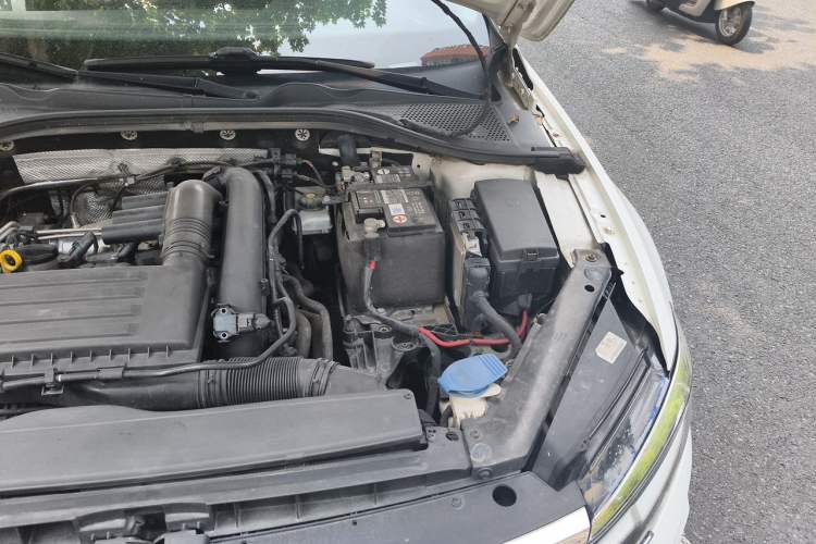 Used Volkswagen Lamando 2019 230TSI DSG Fashion Edition China VI Engine Bay Left