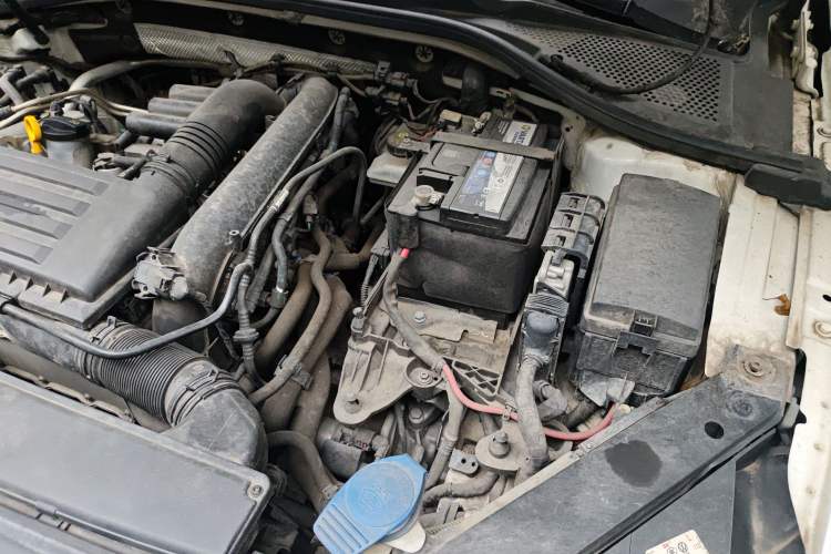 Used Volkswagen Lamando 2019 280TSI DSG Comfort Edition China VI standard Engine Bay Left