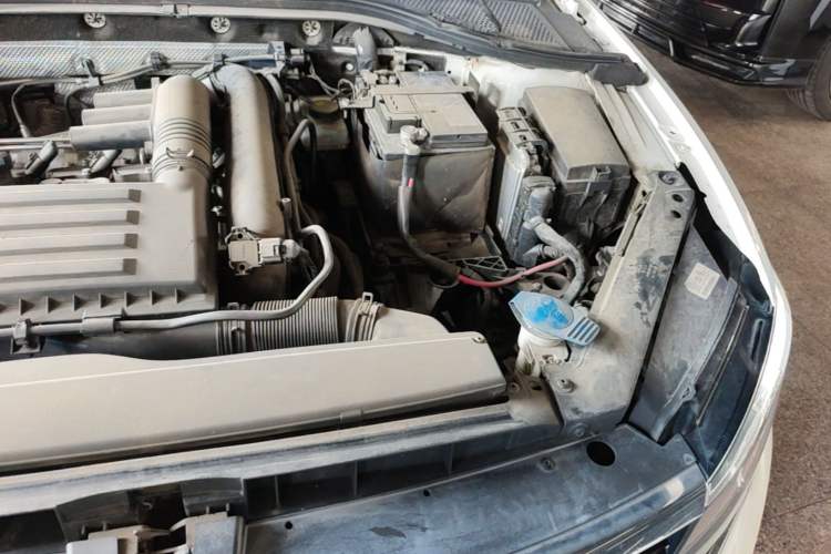 Used Volkswagen Lamando 2019 230TSI DSG Fashion Edition China VI Engine Bay Left