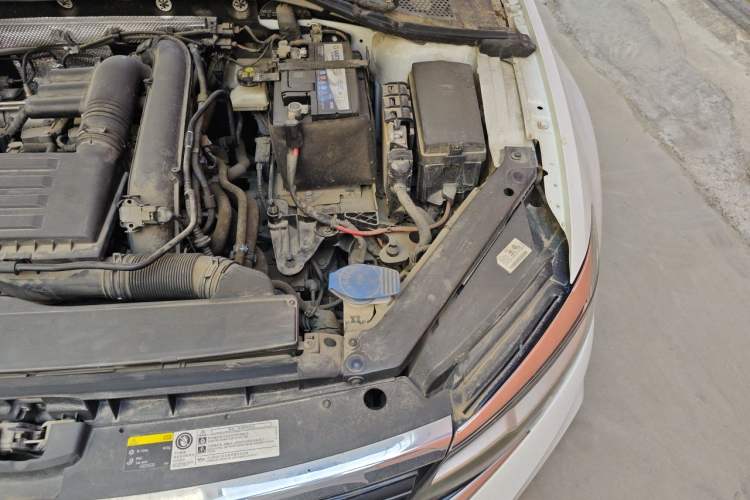Used Volkswagen Lamando 2019 230TSI DSG Fashion Edition China VI Engine Bay Left