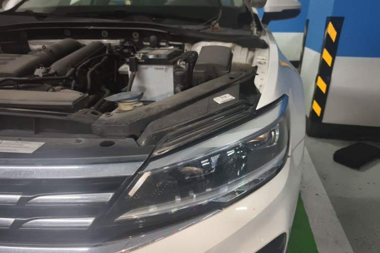 Used Volkswagen Lamando 2019 280TSI DSG Comfort Edition China VI standard Engine Bay Left