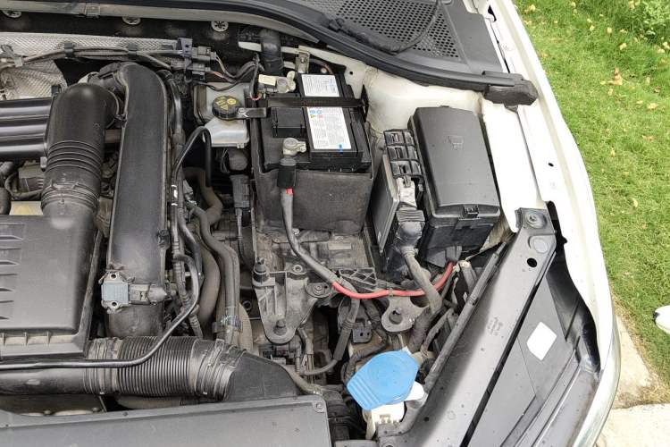 Used Volkswagen Lamando 2019 280TSI DSG Comfort Edition China VI standard Engine Bay Left