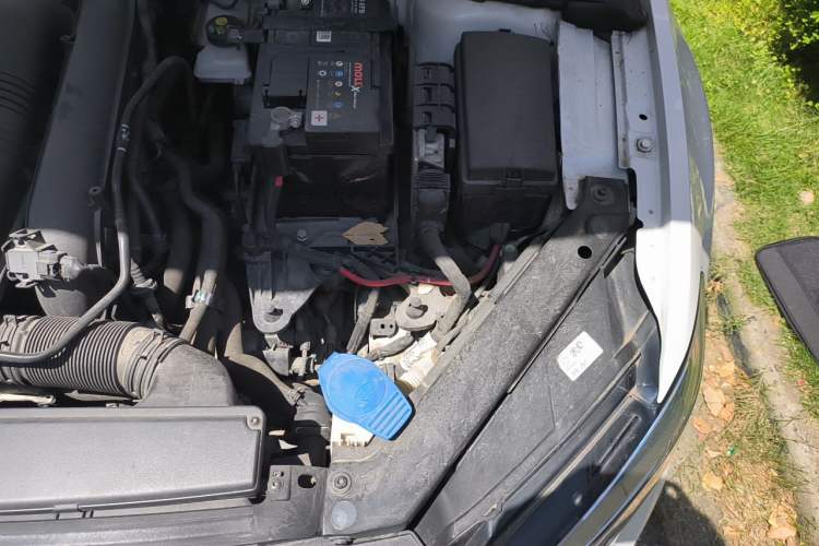 Used Volkswagen Lamando 2019 280TSI DSG Comfort Edition China VI standard Engine Bay Left