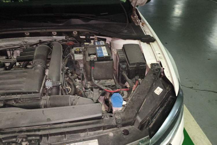 Used Volkswagen Lamando 2019 280TSI DSG Comfort Edition China VI standard Engine Bay Left