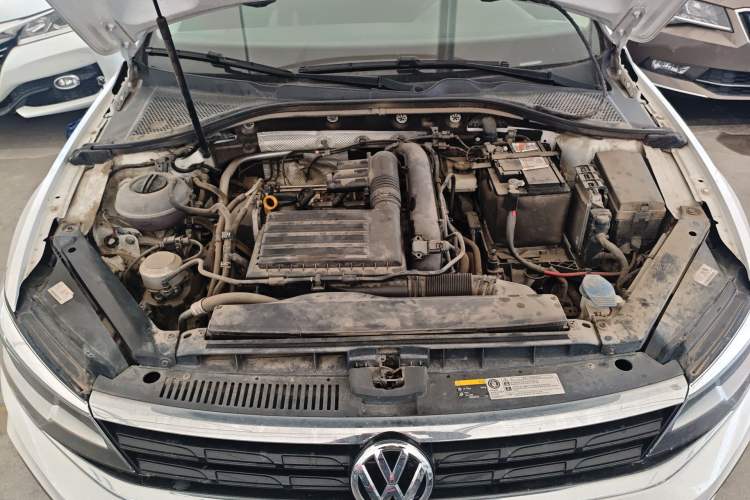 Used Volkswagen Lamando 2019 230TSI DSG Fashion Edition China VI Engine Bay