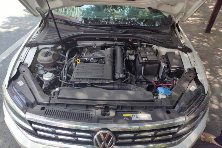 Used Volkswagen Lamando 2019 280TSI DSG Comfort Edition China VI standard Engine Bay