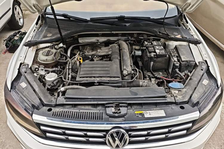 Used Volkswagen Lamando 2019 280TSI DSG Comfort Edition China VI standard Engine Bay