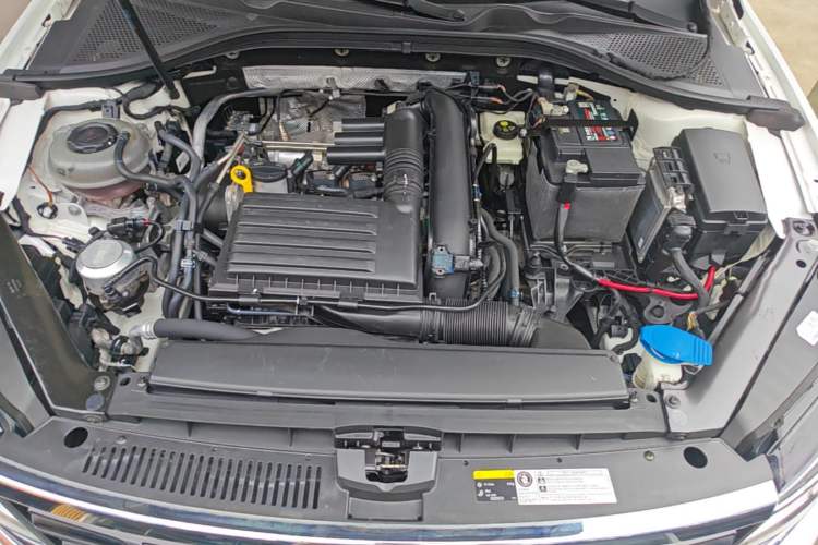 Used Volkswagen Lamando 2019 230TSI DSG Fashion Edition China VI Engine Bay