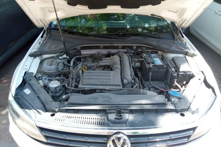 Used Volkswagen Lamando 2019 230TSI DSG Fashion Edition China VI Engine Bay