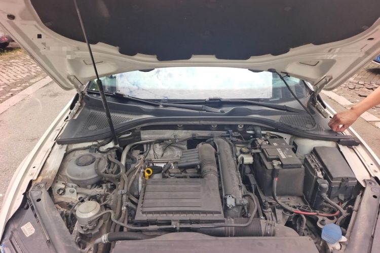 Used Volkswagen Lamando 2019 230TSI DSG Fashion Edition China VI Engine Bay