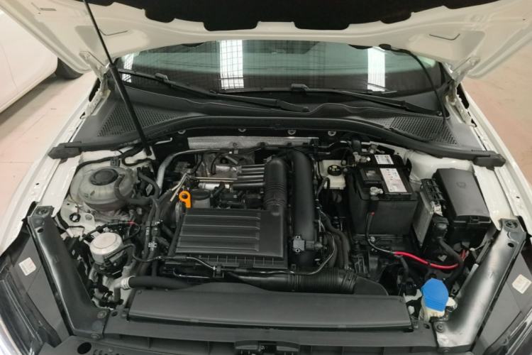 Used Volkswagen Lamando 2019 280TSI DSG Comfort Edition China VI standard Engine Bay