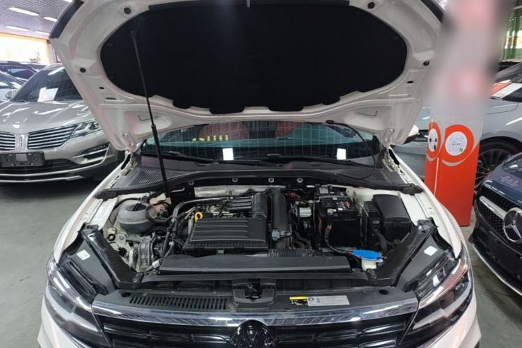 Used Volkswagen Lamando 2019 230TSI DSG Fashion Edition China V Standard Engine Bay