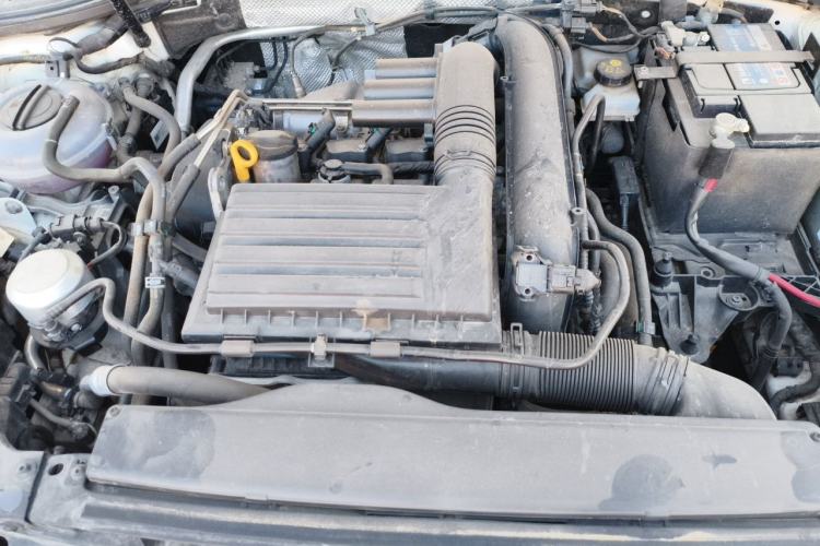 Used Volkswagen Lamando 2019 280TSI DSG Comfort Edition China VI standard Engine Bay
