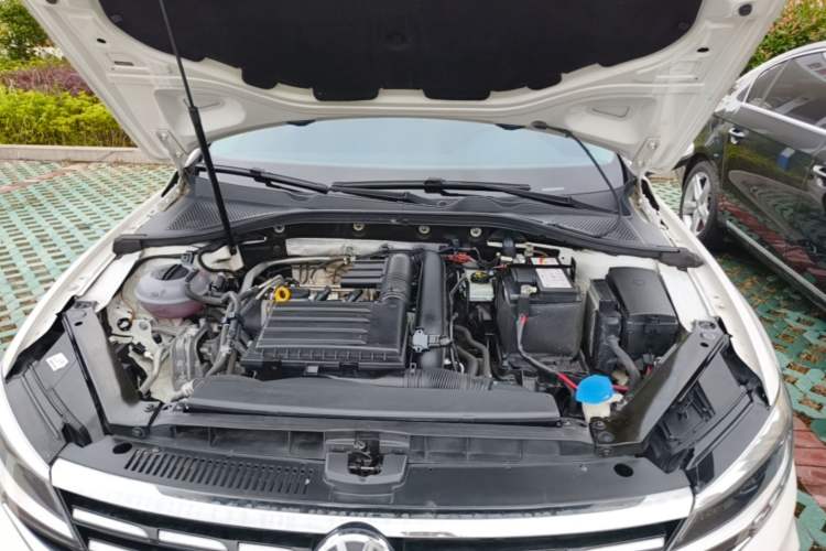 Used Volkswagen Lamando 2019 280TSI DSG Comfort Edition China V Standard Engine Bay