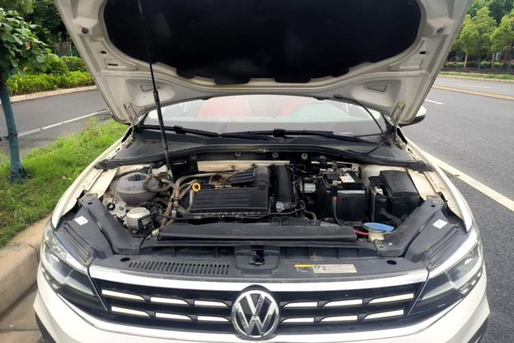 Used Volkswagen Lamando 2019 230TSI DSG Fashion Edition China VI Engine Bay