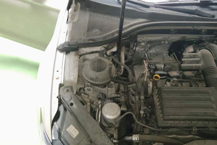 Used Volkswagen Lamando 2019 280TSI DSG Comfort Edition China VI standard Engine Bay Right