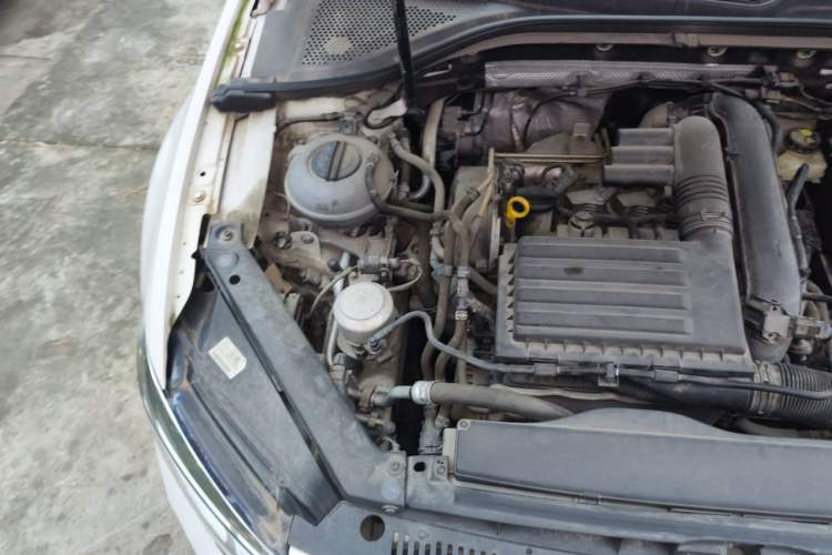 Used Volkswagen Lamando 2019 230TSI DSG Fashion Edition China VI Engine Bay Right