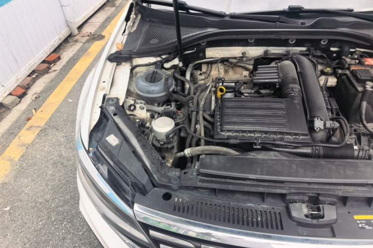 Used Volkswagen Lamando 2019 280TSI DSG Comfort Edition China VI standard Engine Bay Right