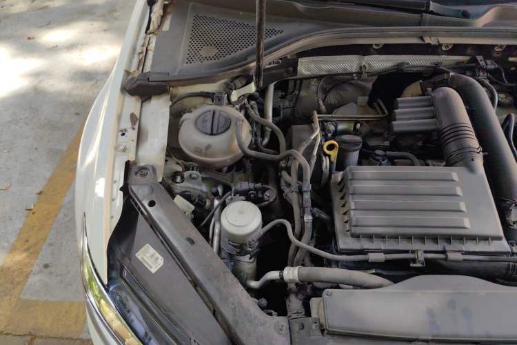 Used Volkswagen Lamando 2019 230TSI DSG Fashion Edition China VI Engine Bay Right