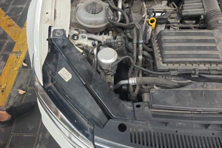 Used Volkswagen Lamando 2019 230TSI DSG Vision Edition China VI Standard Engine Bay Right