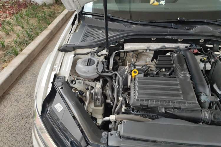 Used Volkswagen Lamando 2019 280TSI DSG Comfort Edition China VI standard Engine Bay Right