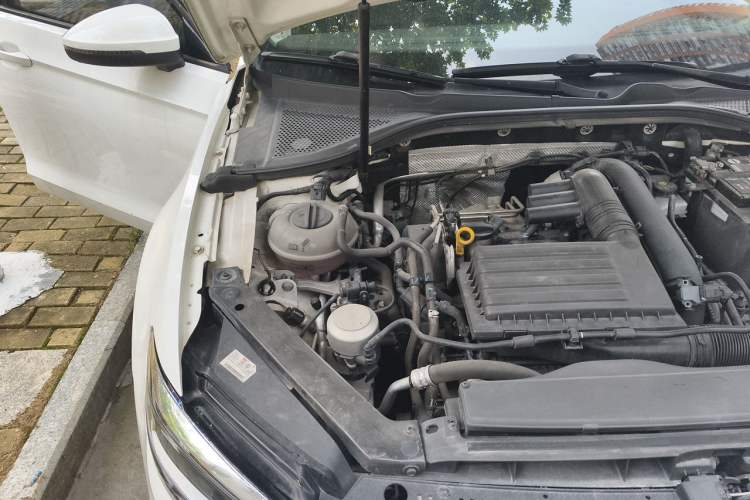 Used Volkswagen Lamando 2019 230TSI DSG Fashion Edition China VI Engine Bay Right