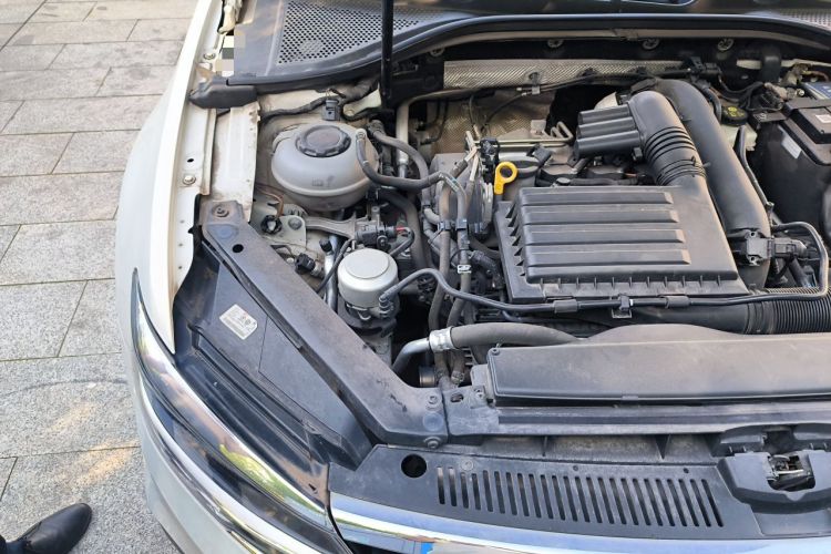 Used Volkswagen Lamando 2019 280TSI DSG Comfort Edition China VI standard Engine Bay Right