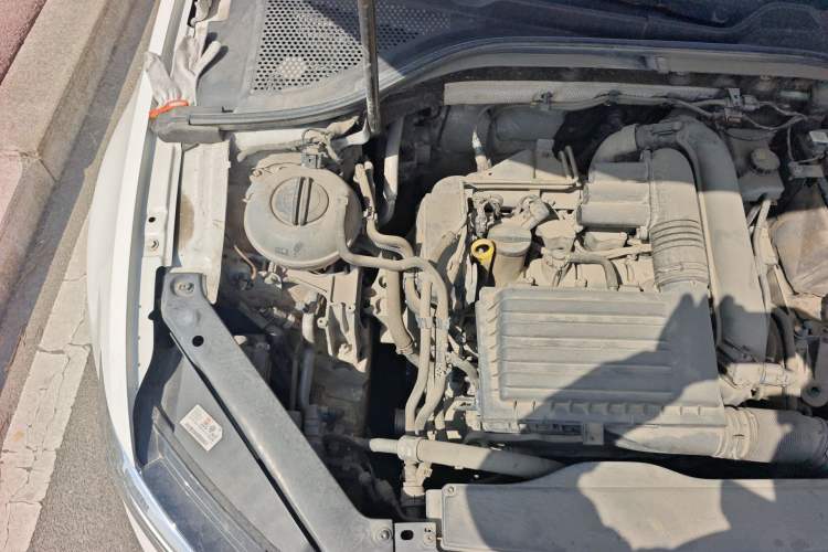 Used Volkswagen Lamando 2019 230TSI DSG Fashion Edition China VI Engine Bay Right