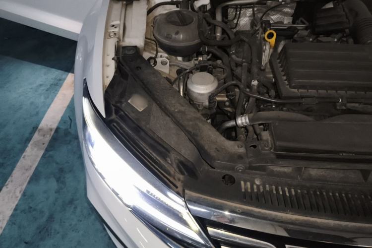 Used Volkswagen Lamando 2019 280TSI DSG Comfort Edition China VI standard Engine Bay Right