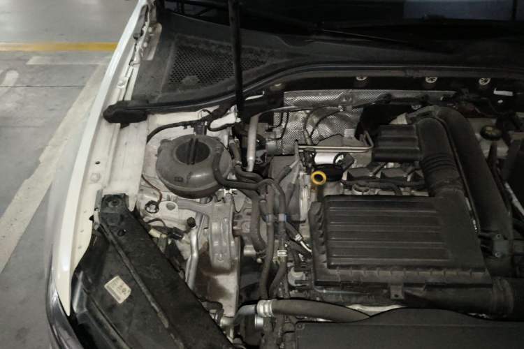 Used Volkswagen Lamando 2019 280TSI DSG Comfort Edition China V Standard Engine Bay Right