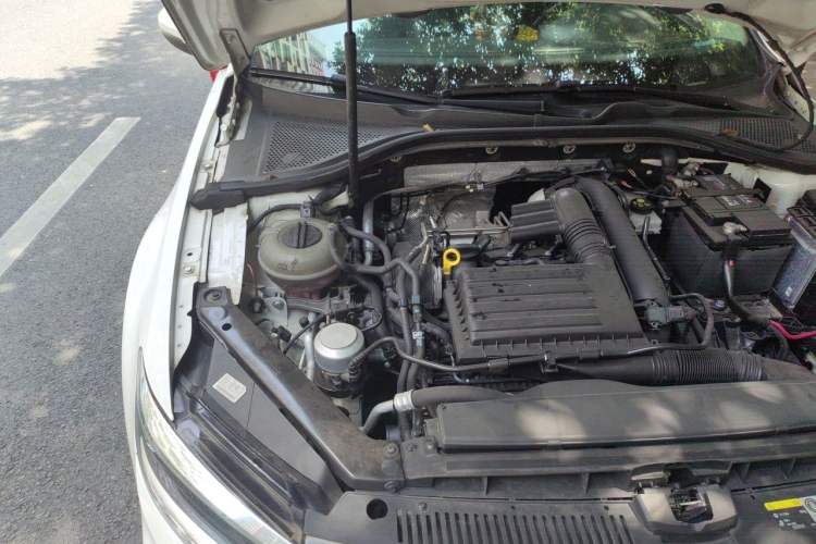 Used Volkswagen Lamando 2019 280TSI DSG Comfort Edition China VI standard Engine Bay Right
