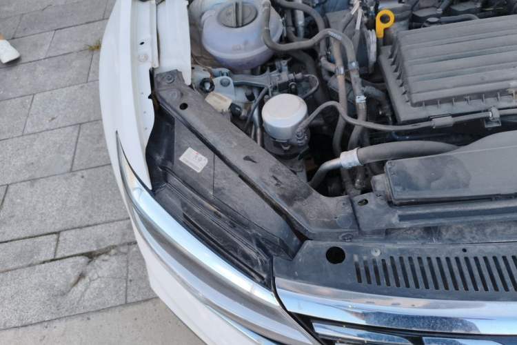 Used Volkswagen Lamando 2019 280TSI DSG Comfort Edition China VI standard Engine Bay Right