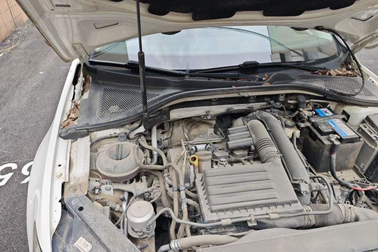Used Volkswagen Lamando 2019 280TSI DSG Comfort Edition China VI standard Engine Bay Right