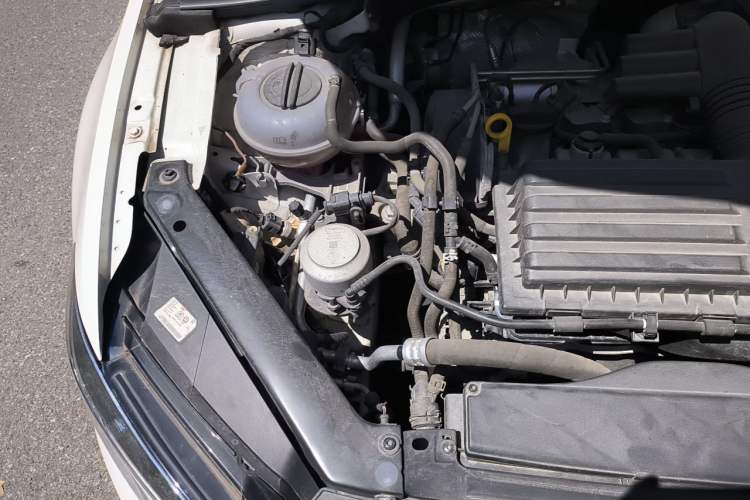 Used Volkswagen Lamando 2019 280TSI DSG Comfort Edition China VI standard Engine Bay Right