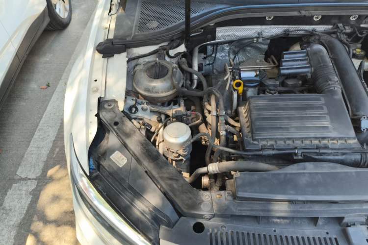 Used Volkswagen Lamando 2019 280TSI DSG Comfort Edition China VI standard Engine Bay Right