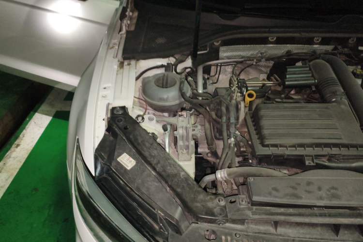 Used Volkswagen Lamando 2019 280TSI DSG Comfort Edition China VI standard Engine Bay Right
