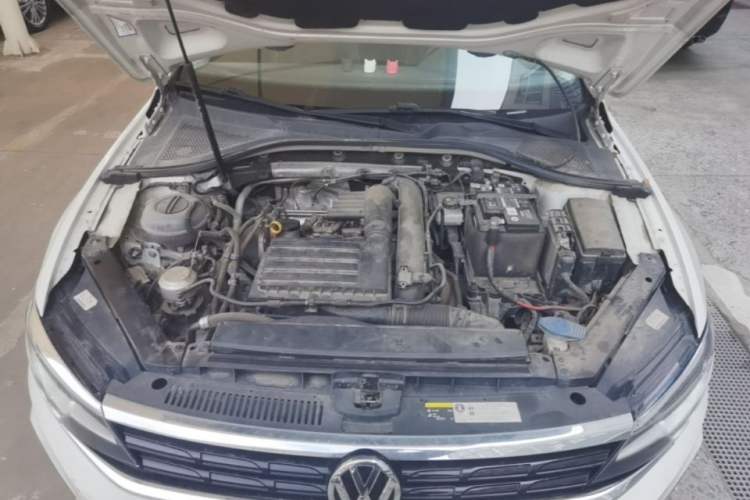 Used Volkswagen Lamando 2019 230TSI DSG Fashion Edition China VI Engine Bay